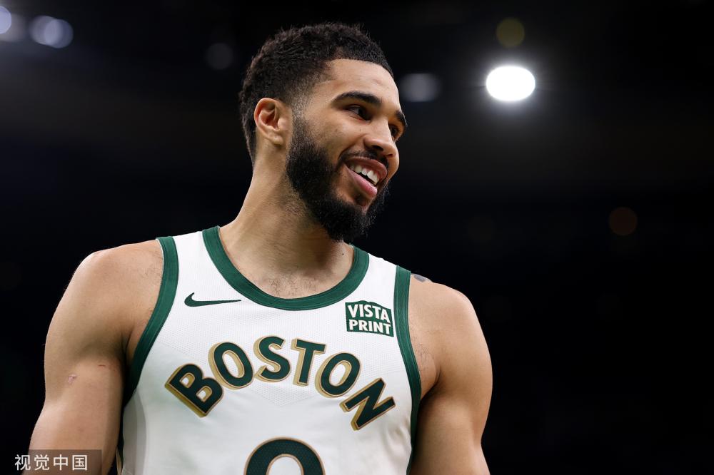 继续扩写成 继续扩写成