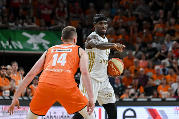 这恰是雷霆 这恰是雷霆